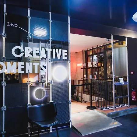 Szálloda French Theory