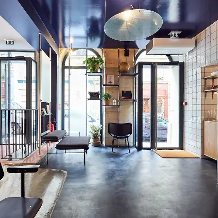 French Theory 3* Párizs