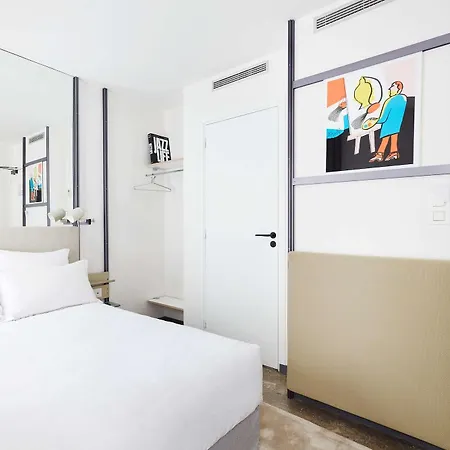 Hotel French Theory