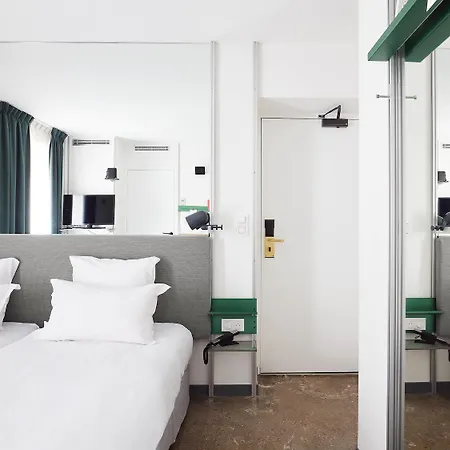 French Theory Hotel 3*