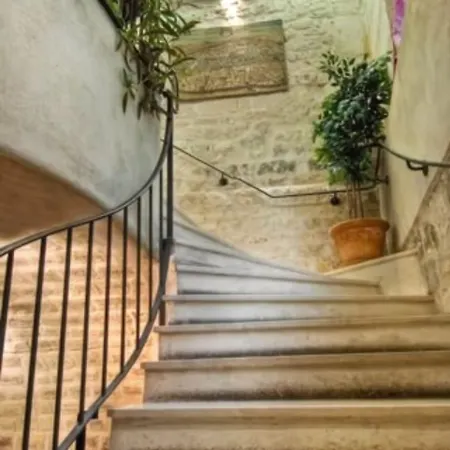 French Theory Szálloda 3*