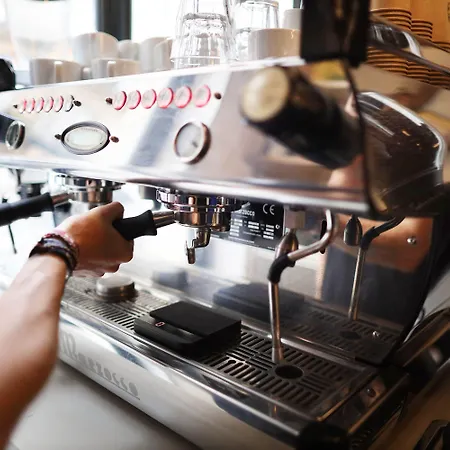 French Theory 3* Párizs