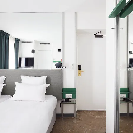 French Theory Szálloda 3*