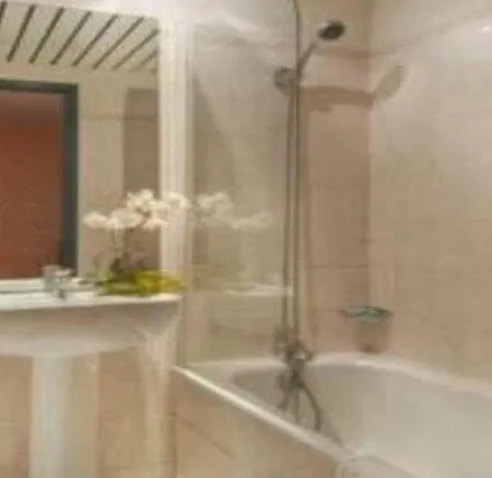 French Theory Szálloda 3*