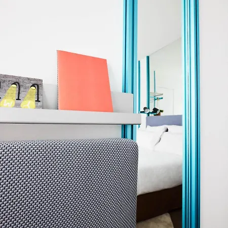 French Theory Hotel Parigi