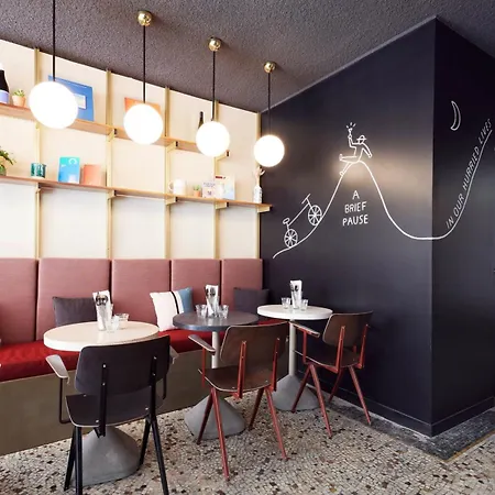 French Theory Hotel Parigi