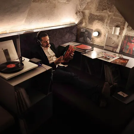 French Theory Hotel 3*