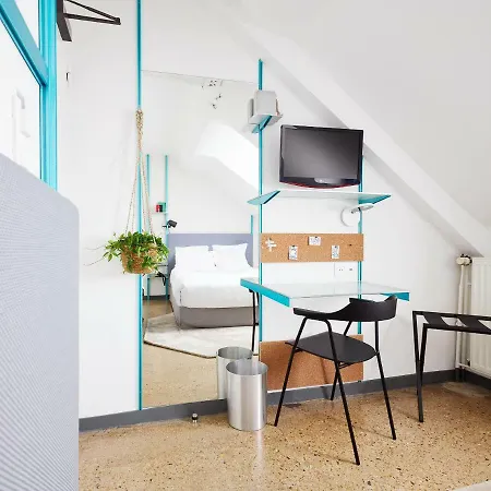 French Theory Hotel Parigi
