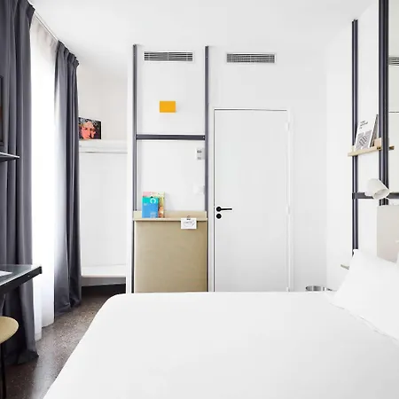 French Theory Hotel 3*