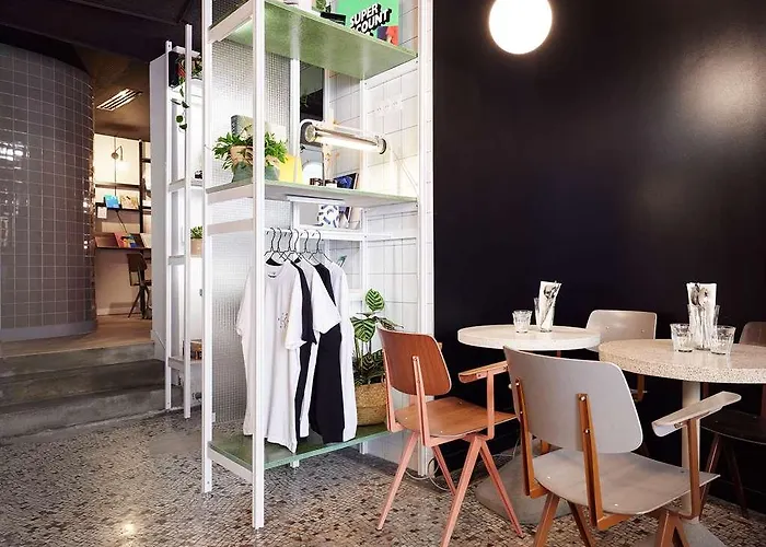 Hotel French Theory 3*