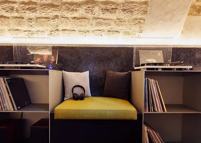 French Theory Hotel 3*