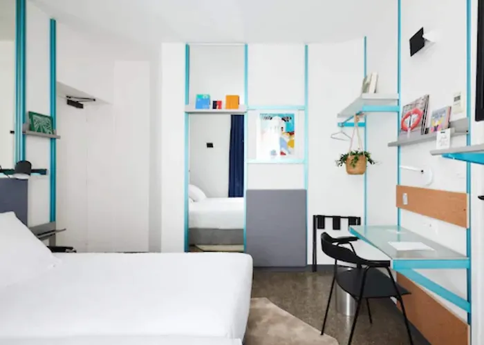 Hotel French Theory