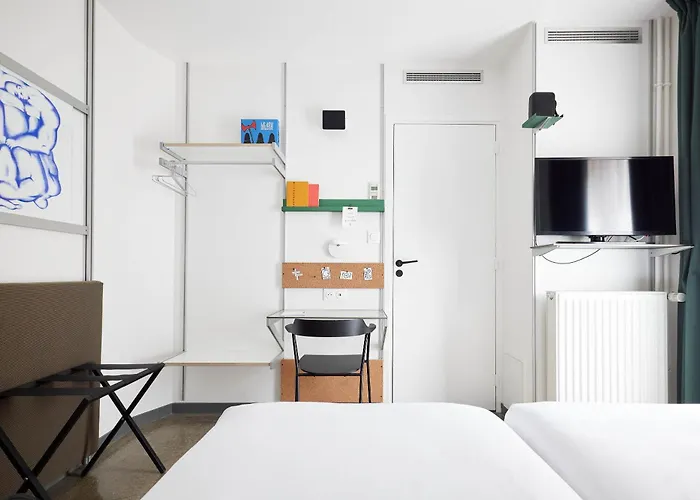 Hotel French Theory 3*