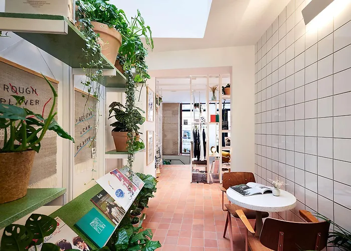 Hotel French Theory 3*