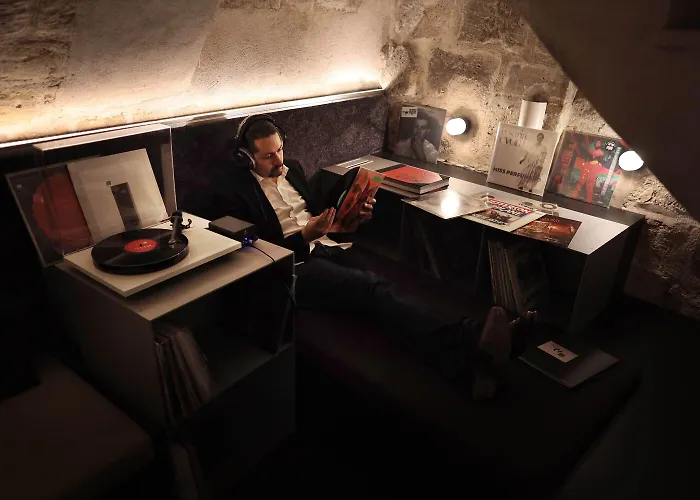 French Theory Hotel 3*