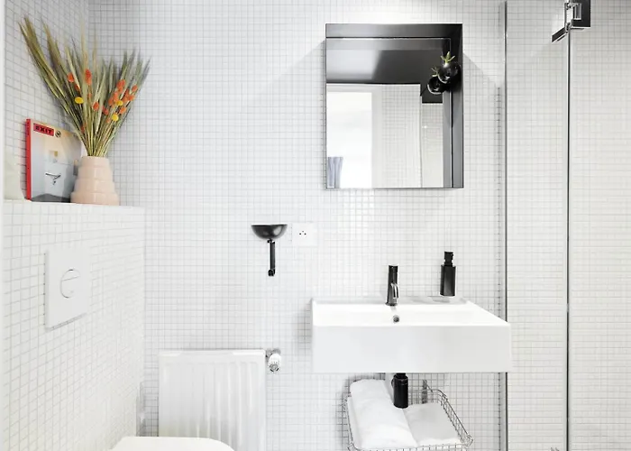 French Theory 3* Paris