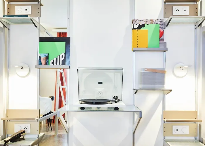 French Theory 3* Paris