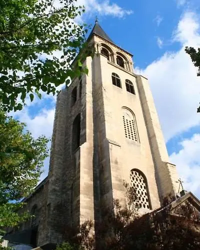 French Theory מלון