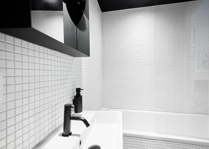 French Theory Hotel 3*